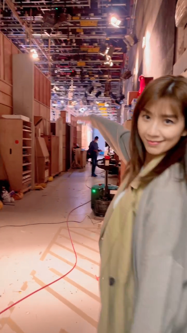 帶粉絲睇廠景。